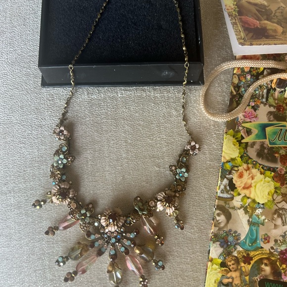 Michal Negrin Elegant Necklace - Picture 4 of 9